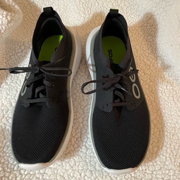 OOFOS Other - OOFOS Men's OOmy Stride sneakers in black/carbon